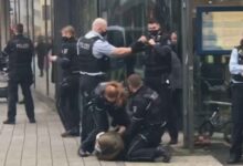 Alman Polis Başörtülü Kadın