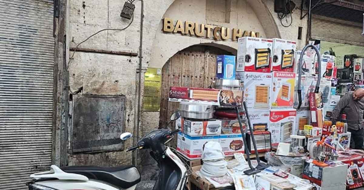 Barutçu Han Çürümeye Terk Edildi 9 Barutçu Han Çürümeye Terk Edildi