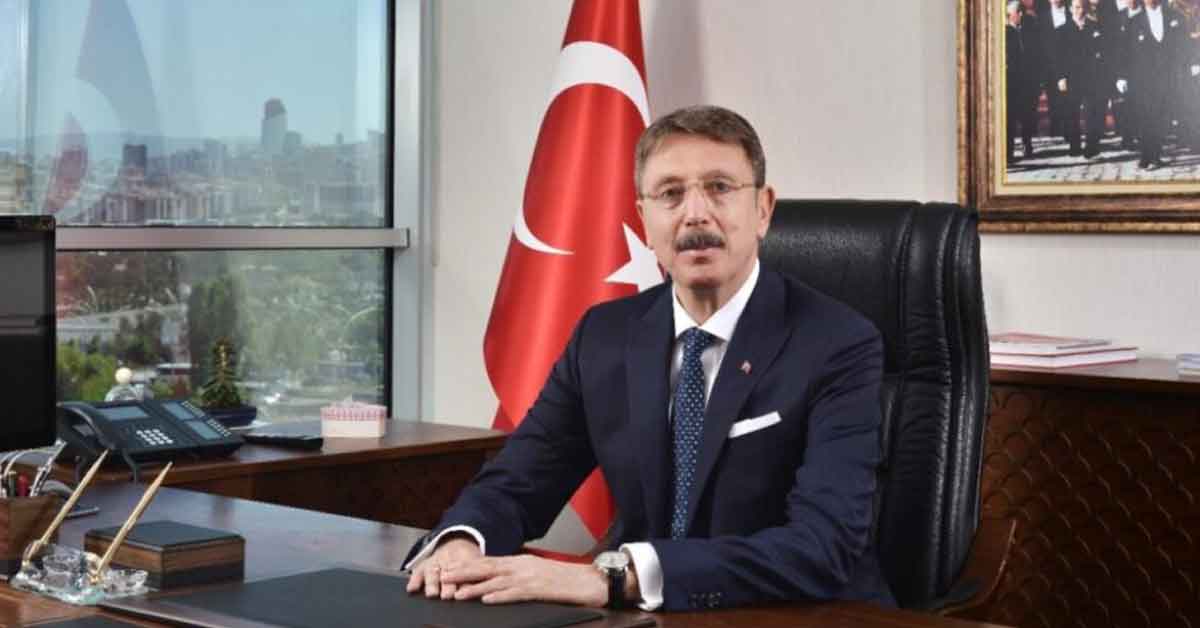 Uğur Büyükhatipoğlu, Ak Parti'den başvurusunu Yaptı