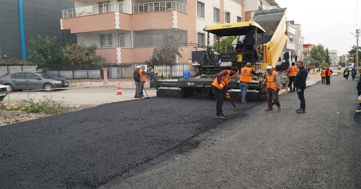Haliliye'de Sıcak Asfalt Çalışmaları İle Yollar Yenileniyor