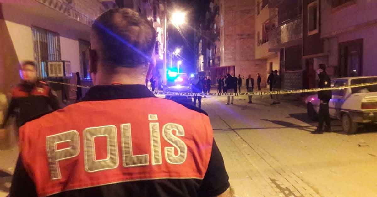 Karaköprü'de Silahlı Kavga: 1 Ölü 2 Yaralı 9 Karaköprü'de Silahlı Kavga: 1 Ölü 2 Yaralı
