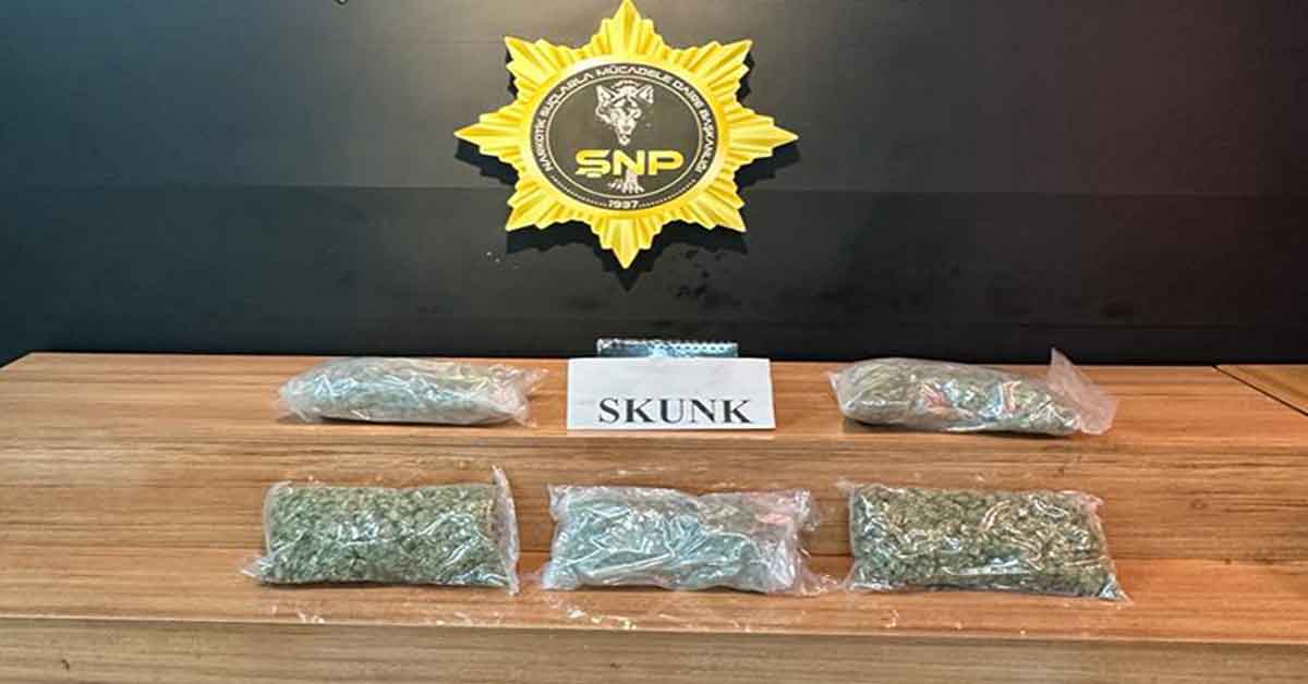 Şanlıurfa'da 2 Kilo 650 Gram Uyuşturucu Yakalandı 8 Şanlıurfa'da 2 Kilo 650 Gram Uyuşturucu Yakalandı
