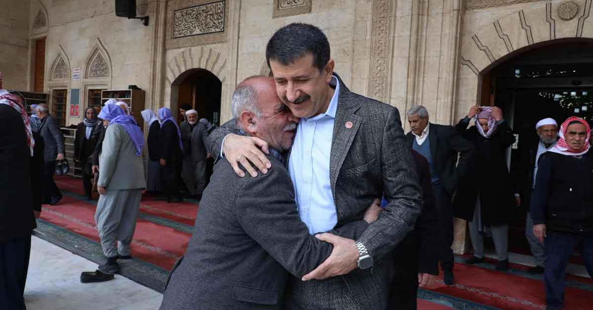Mehmet Ekinci, Hep Halkla İç İçe 9 Mehmet Ekinci, Hep Halkla İç İçe